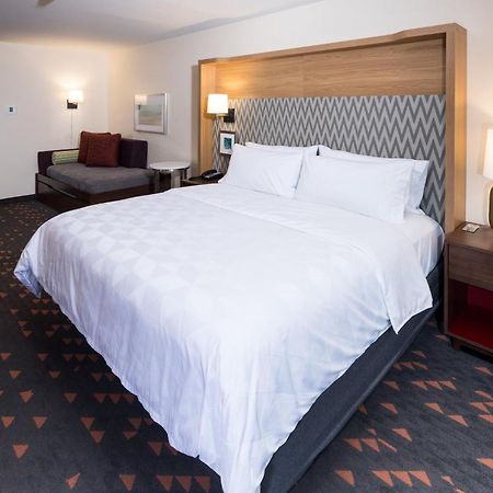 Holiday Inn & Suites Detroit - Troy By Ihg Buitenkant foto