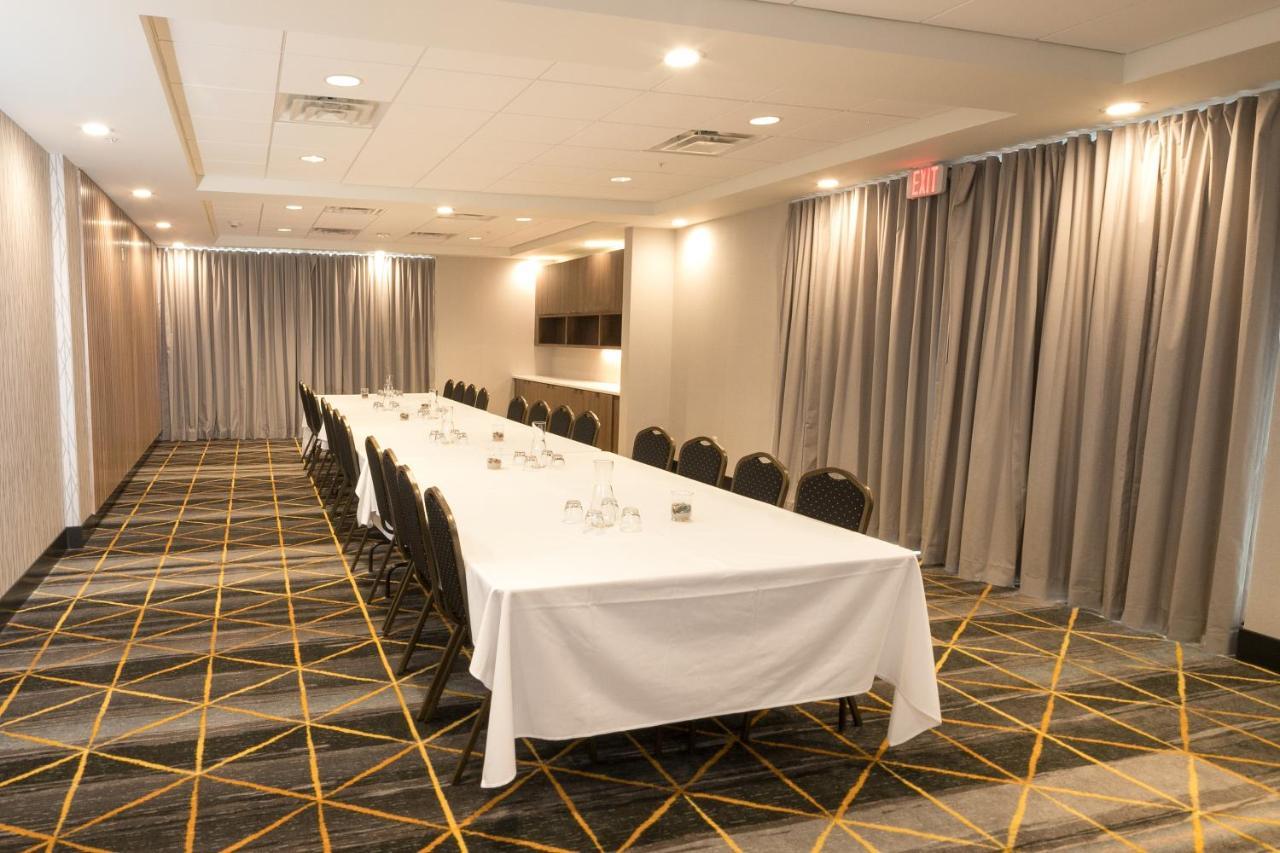 Holiday Inn & Suites Detroit - Troy By Ihg Buitenkant foto