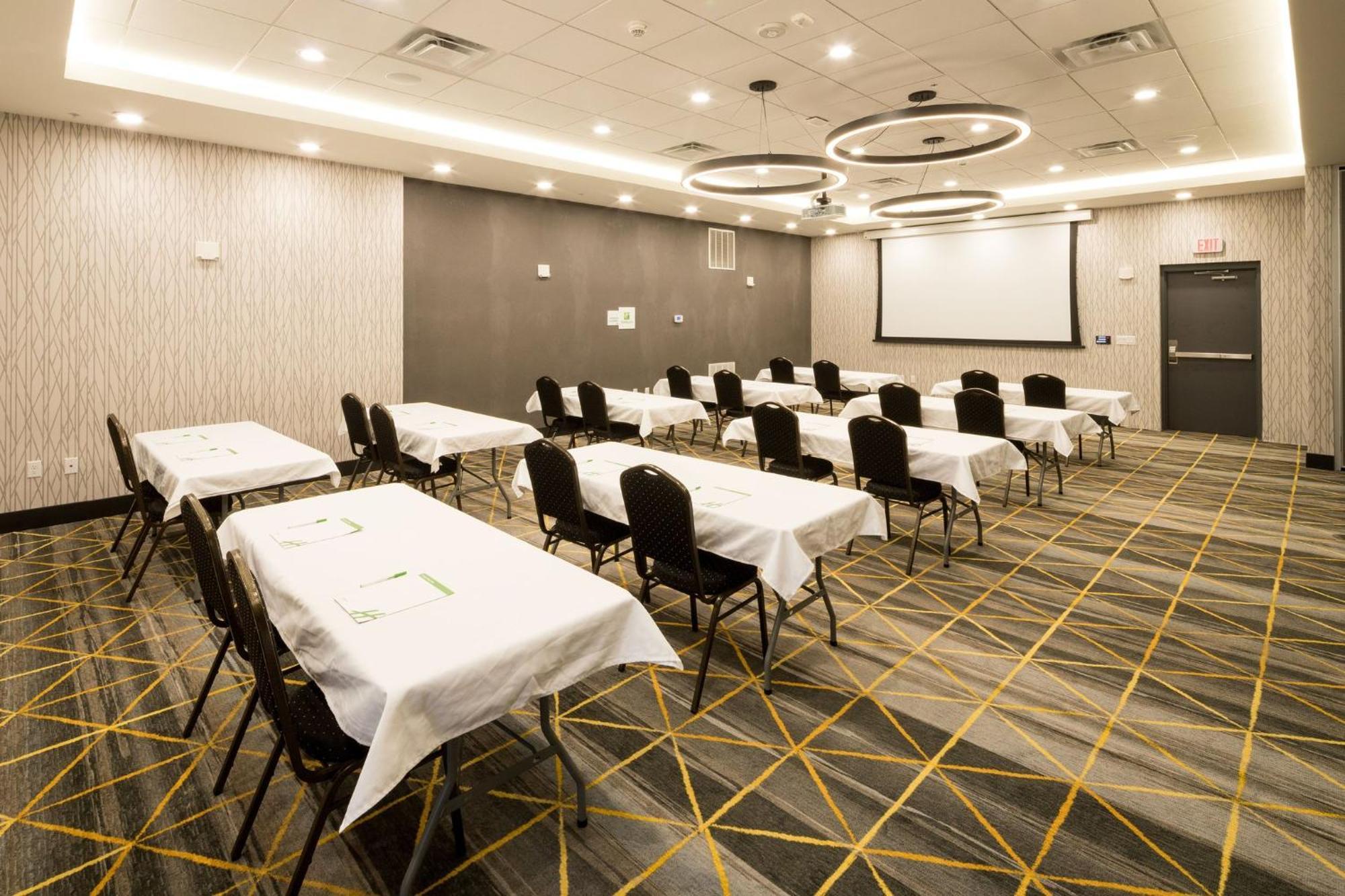 Holiday Inn & Suites Detroit - Troy By Ihg Buitenkant foto