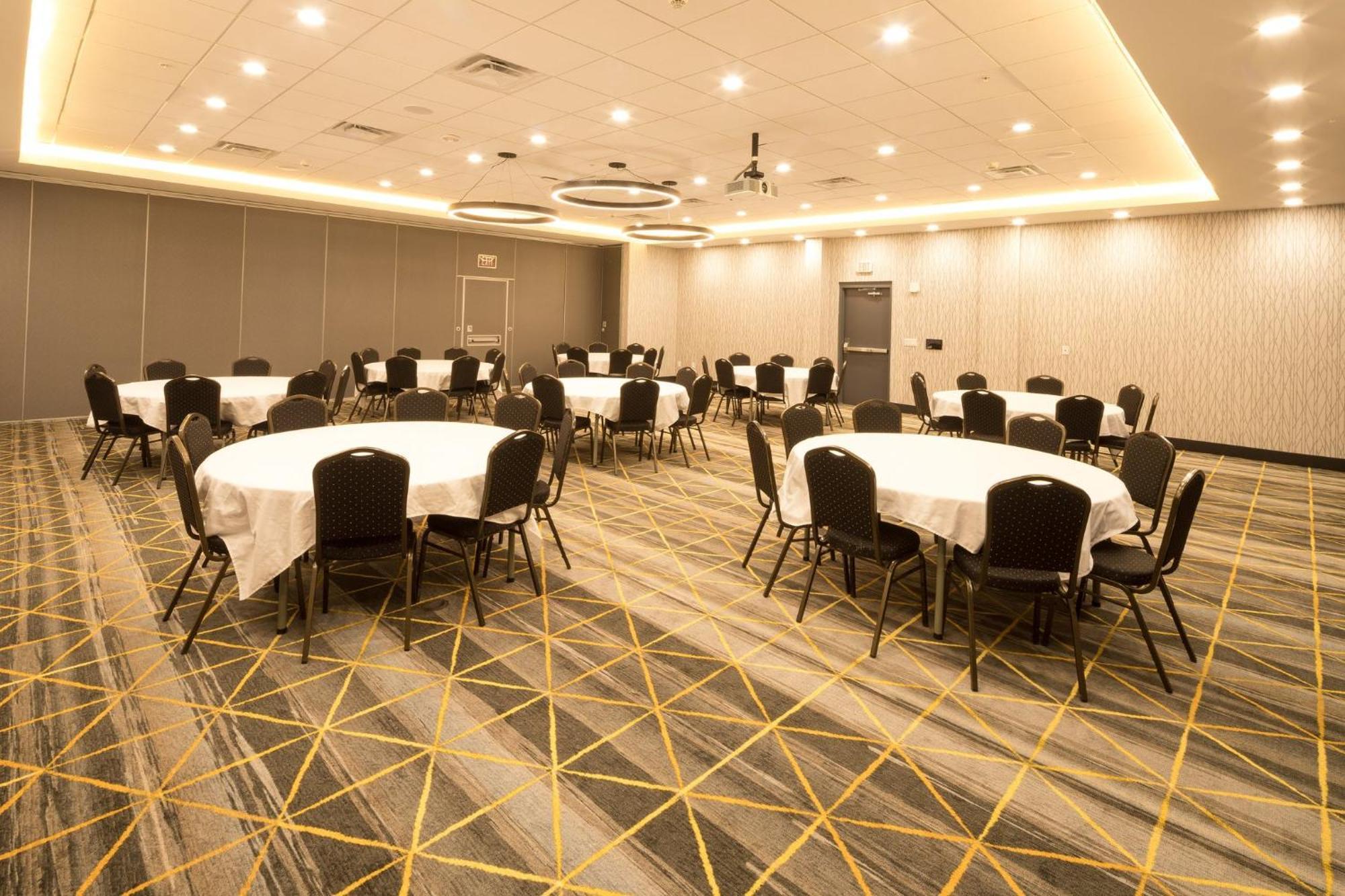 Holiday Inn & Suites Detroit - Troy By Ihg Buitenkant foto